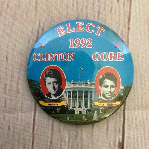 Vintage Bundle of Six Metal Political Buttons - Picture 4 of 5
